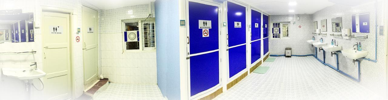 יאנגון Htinn Yue Tann Hostel מראה חיצוני תמונה