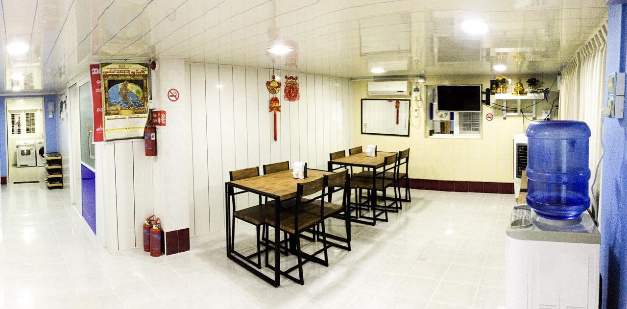 יאנגון Htinn Yue Tann Hostel מראה חיצוני תמונה