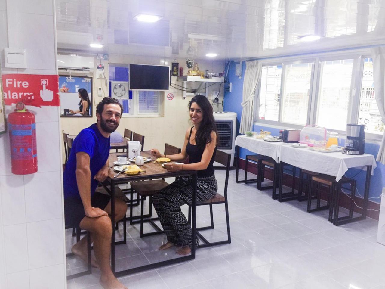 יאנגון Htinn Yue Tann Hostel מראה חיצוני תמונה