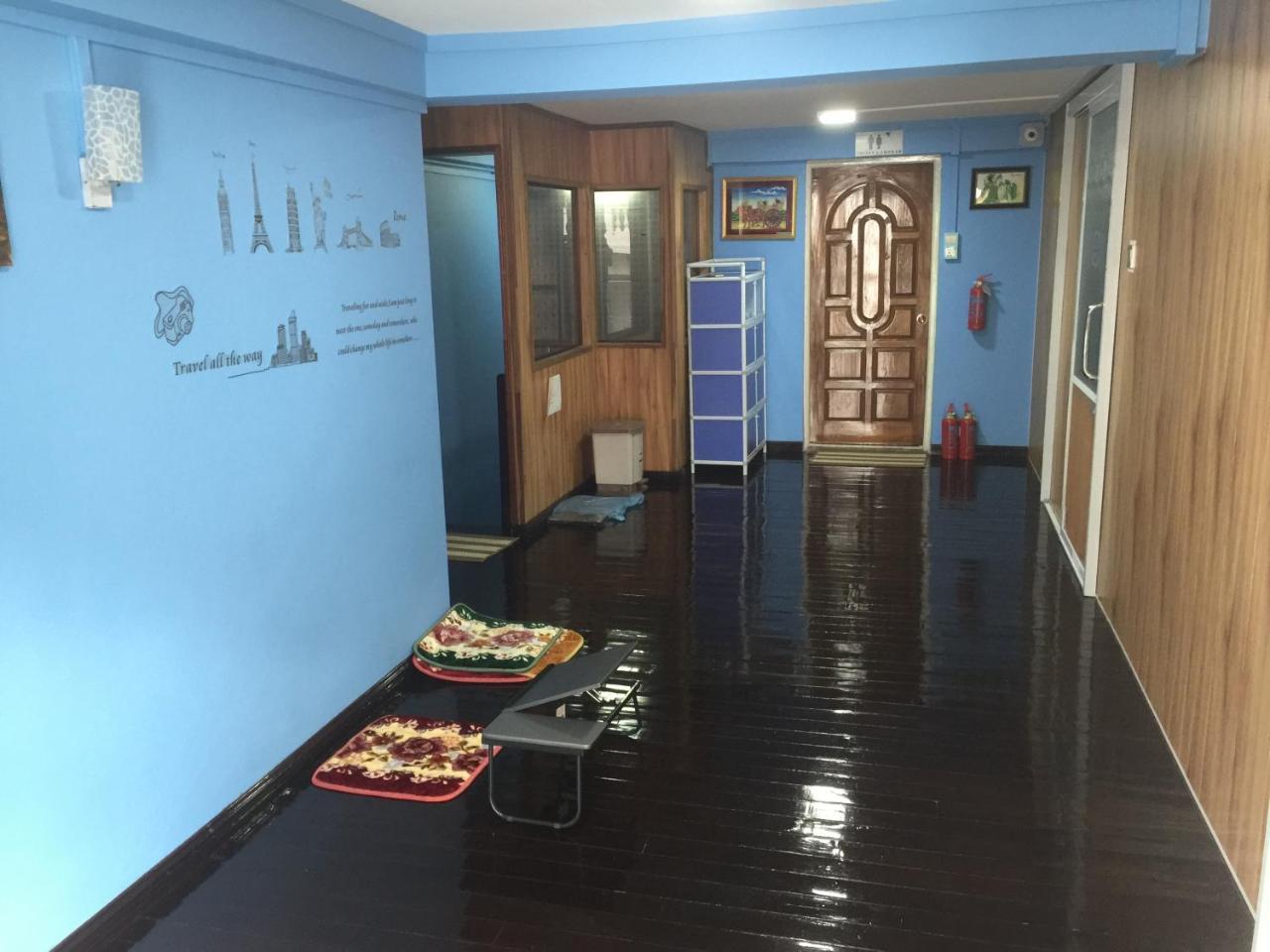 יאנגון Htinn Yue Tann Hostel מראה חיצוני תמונה