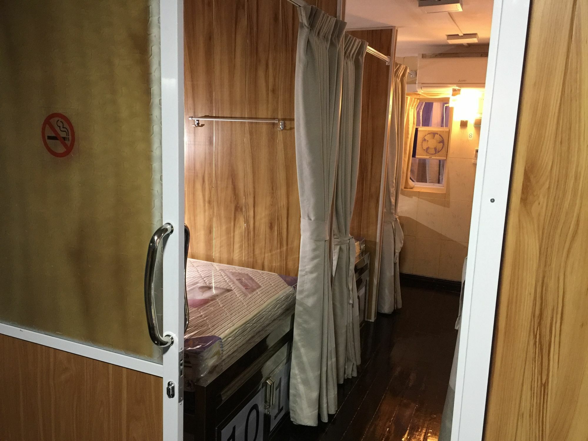 יאנגון Htinn Yue Tann Hostel מראה חיצוני תמונה